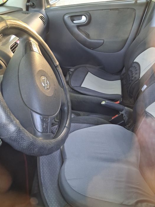 Opel corsa cinzento mudancas automaticas