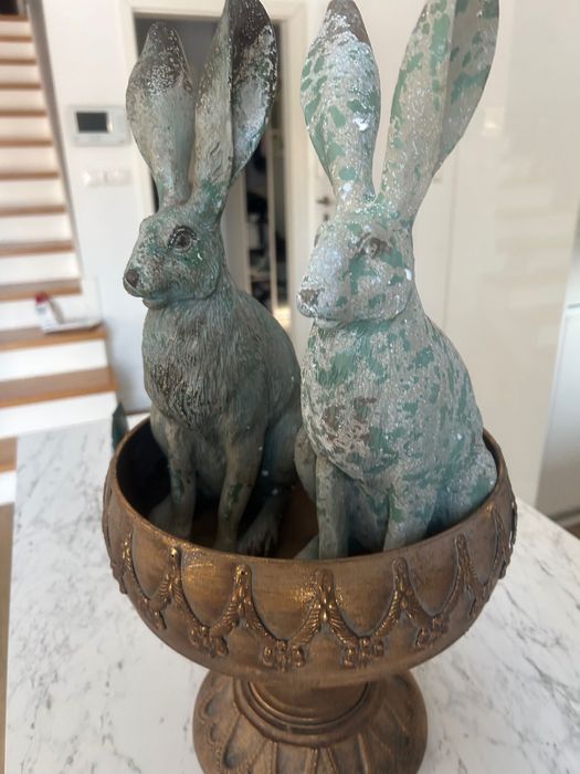Donica metalowa z królikami