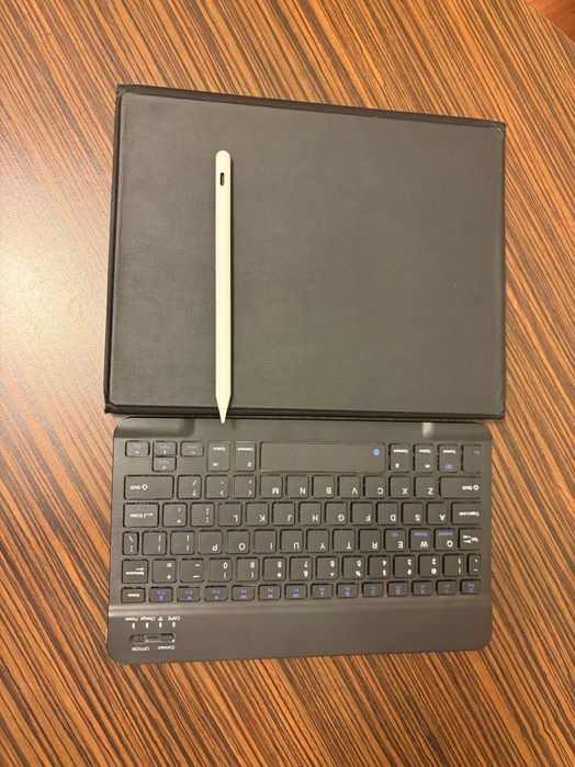 Ipad 10th generation 256gb ( + rysik, klawiatura, case)