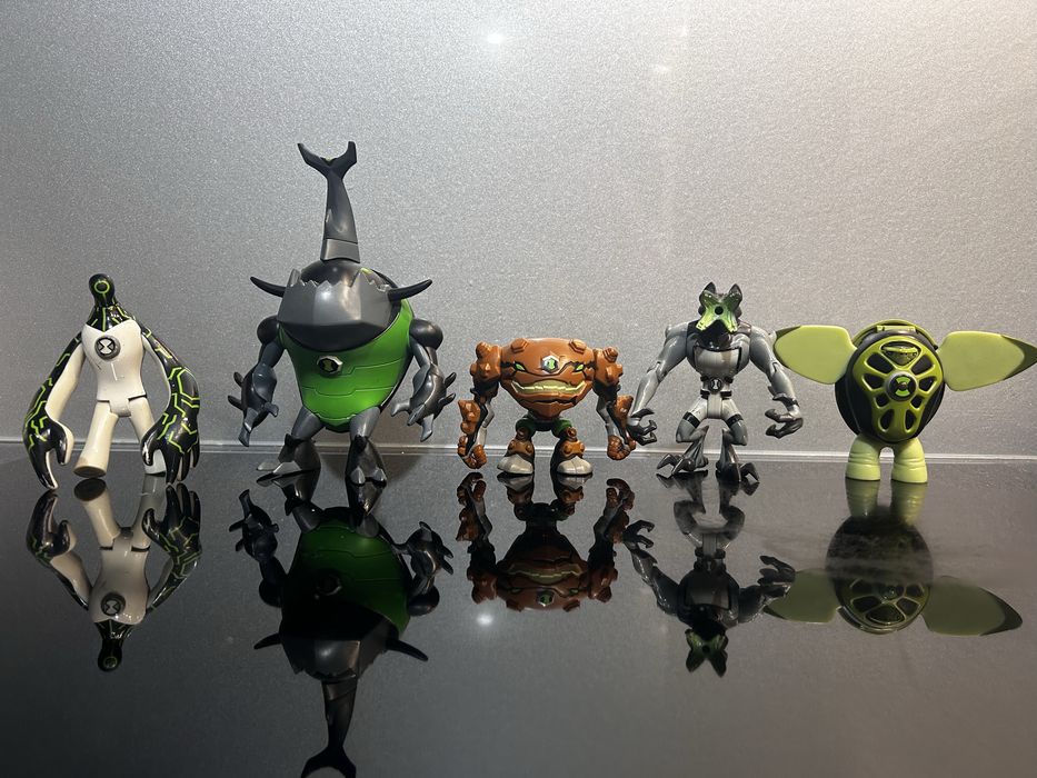 Figurki  Ben-10 w bardzo dobrym stanie