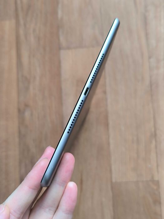 iPad Air 2 9.7" 64 ГБ LTE планшет Apple