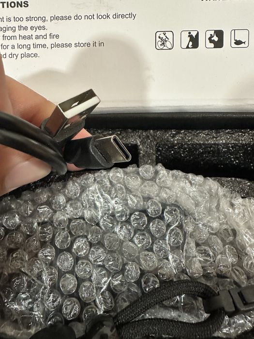 Lanterna super potente - Faz 3000 metros - Powerbank