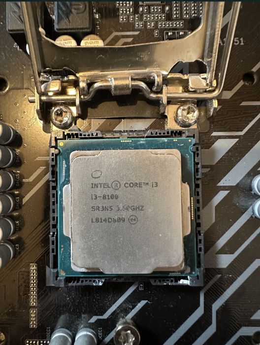 Intel Core i3-8100 Coffe Lake