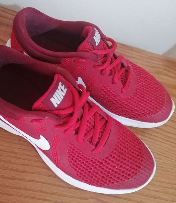 NIKE Vermelhas - Tamanho 36