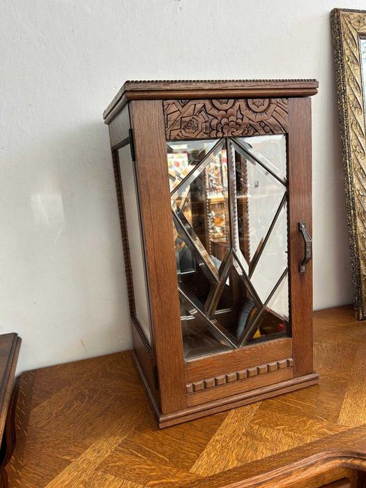 Witryna Art Deco antyk – przeszklona gablota