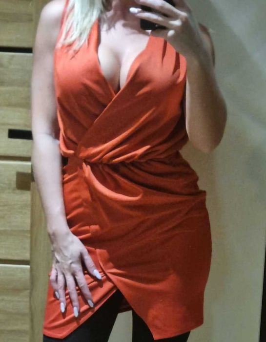Sukienka czerwona guess