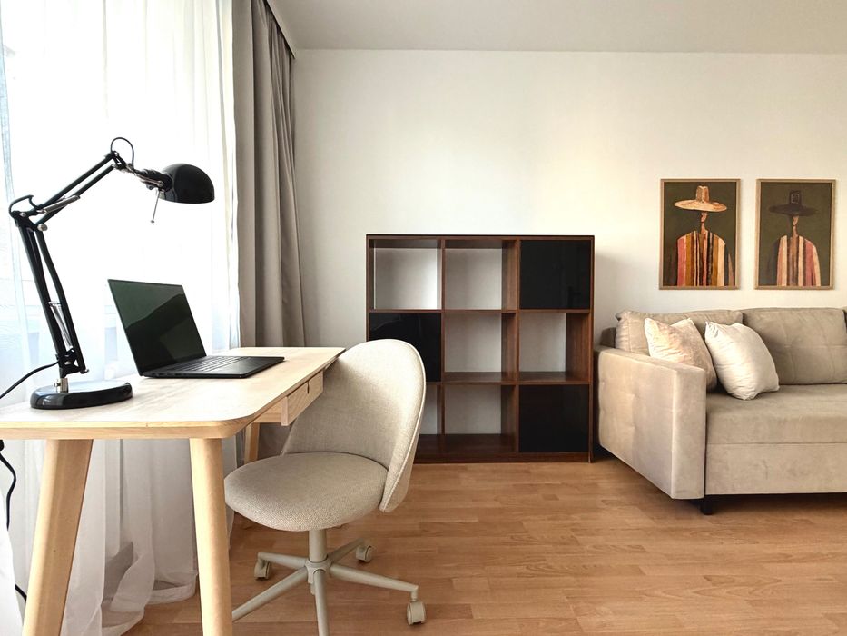 Duży pokój (16 m²) z prywatnym balkonem 7 m² i widokiem na Zatokę | blisko PG i GUMed