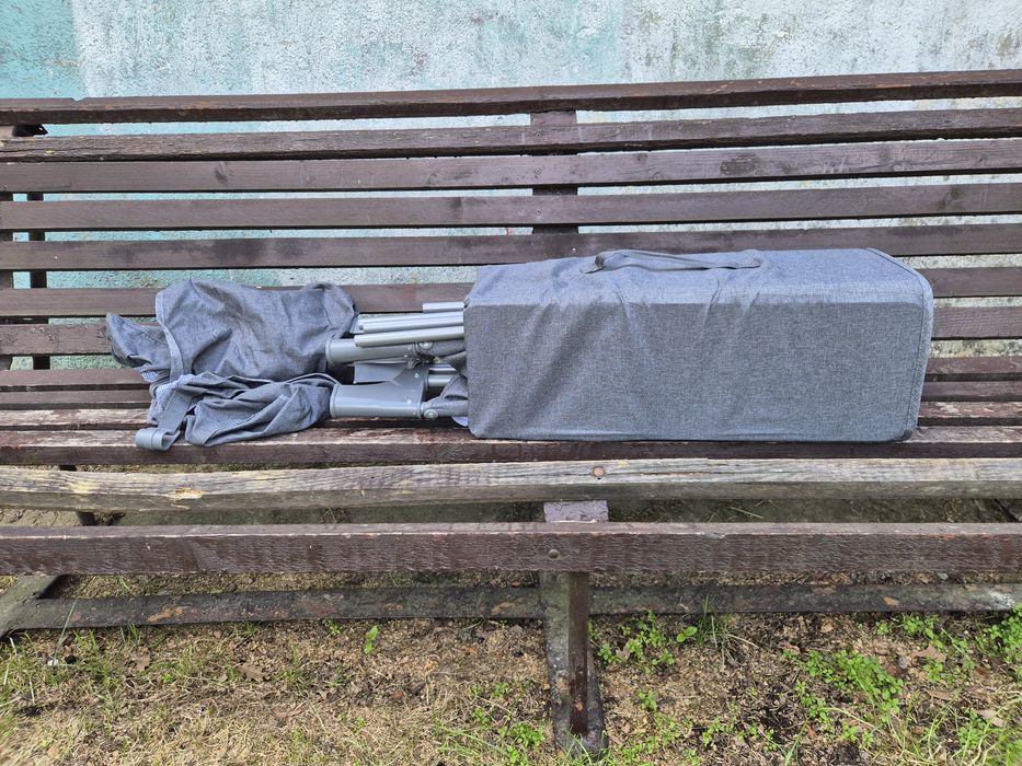 Smiki, łóżeczko turystyczne, szare