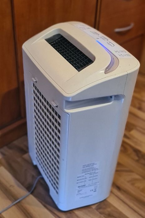 Oczyszczacz powietrza z jonizatorem i nawilżaniem Sharp