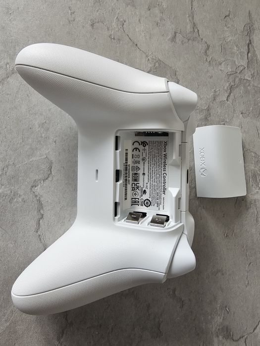 Геймпад Бездротовий Microsoft Xbox Series Robot White Б/У