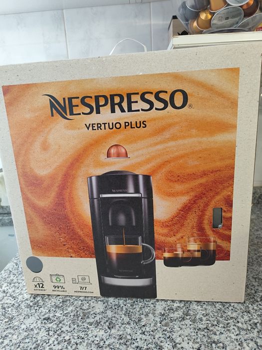 Máquina de café Vertuo Plus (Nespresso)