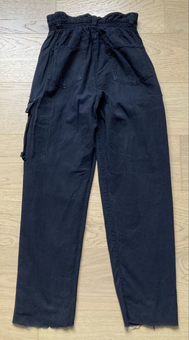 Spodnie bojówki jeansowe proste nogawki czarne Bershka r. 38