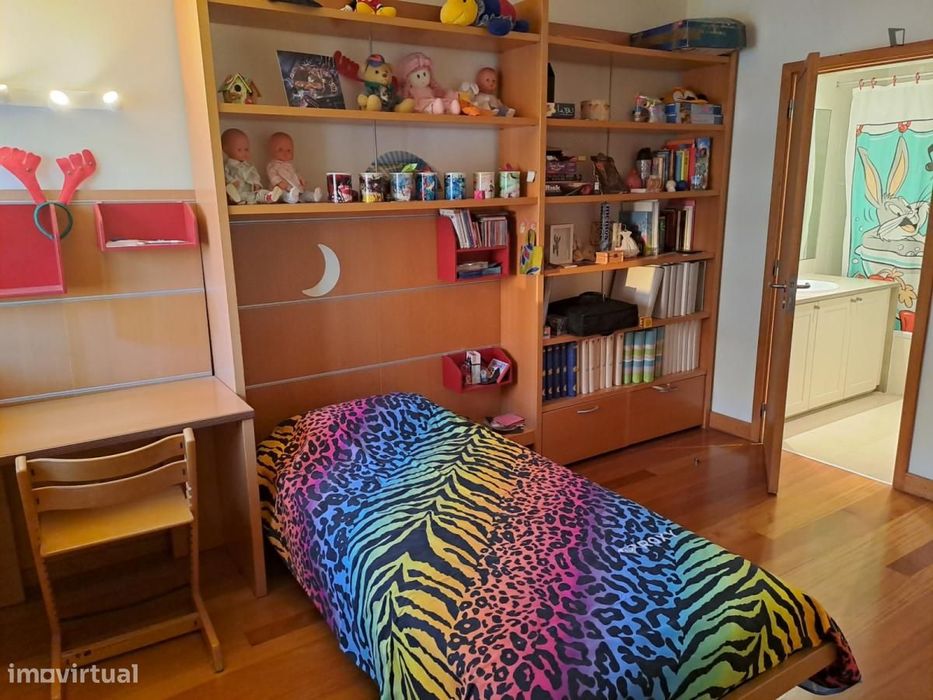 Quarto - localizado em Lumiar Lisbon