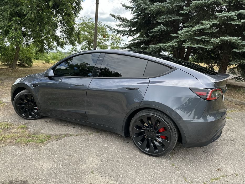 Tesla 2022 Performance 82kWh Dual Motor