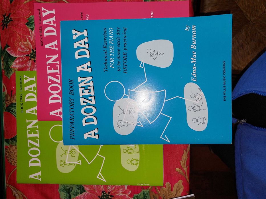 Vários livros de piano