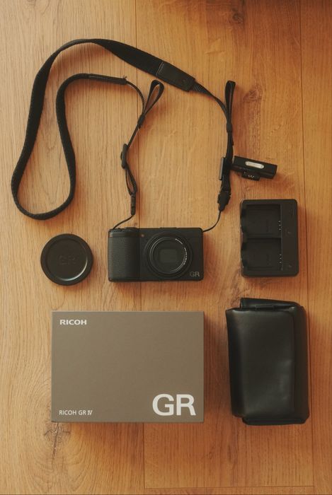 Ricoh GR IV + Accessórios