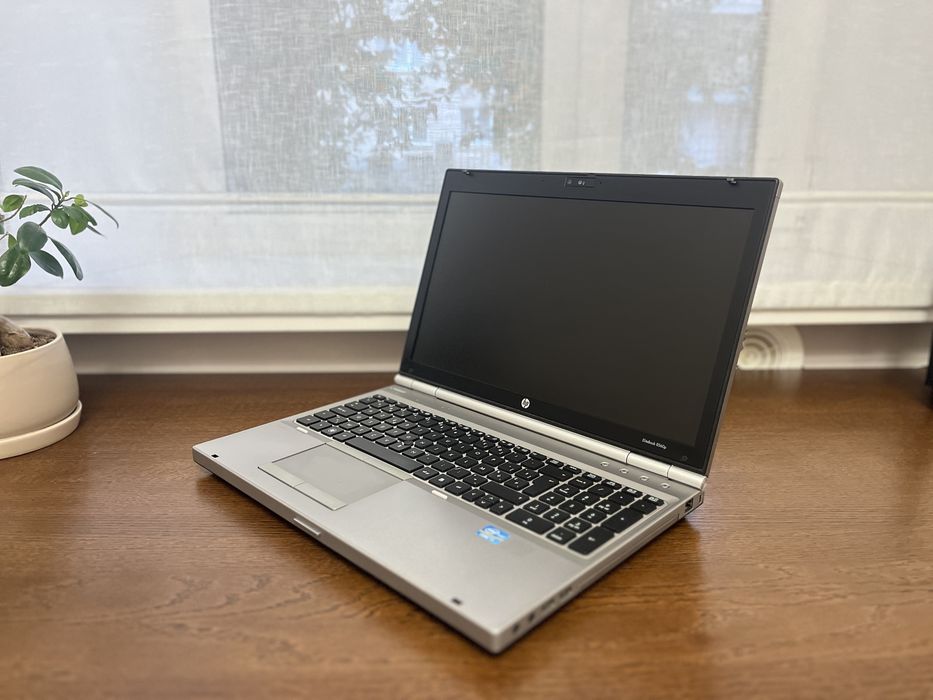 Ноутбук HP EliteBook 8560p / i5 /  8GB / SSD 1 TB / Radeon HD 6470M