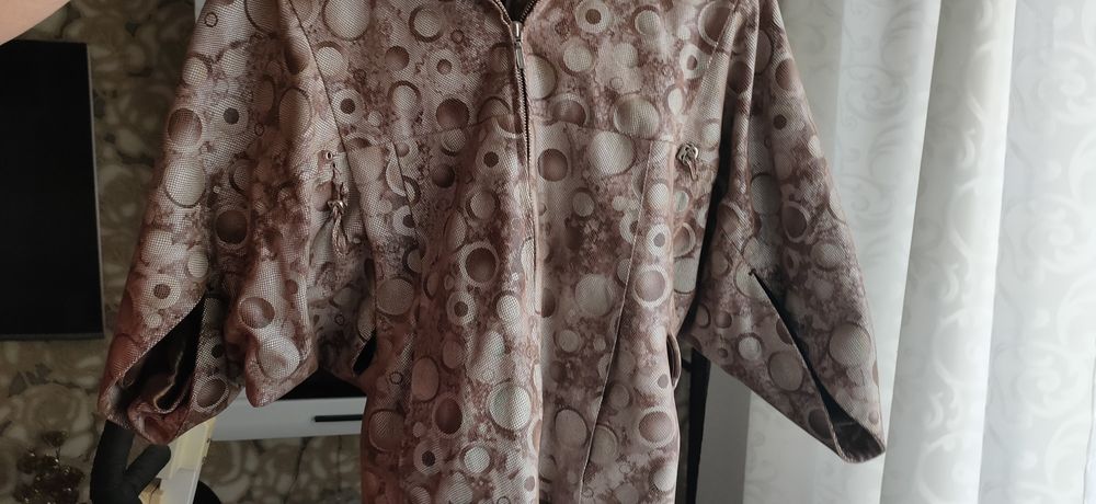 Ветровка жіноча лазерна кожа