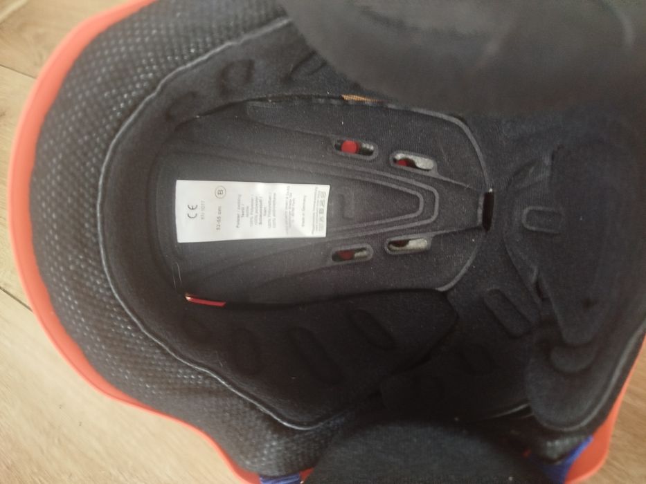 Kask narciarski UVEX rozm. 52-55