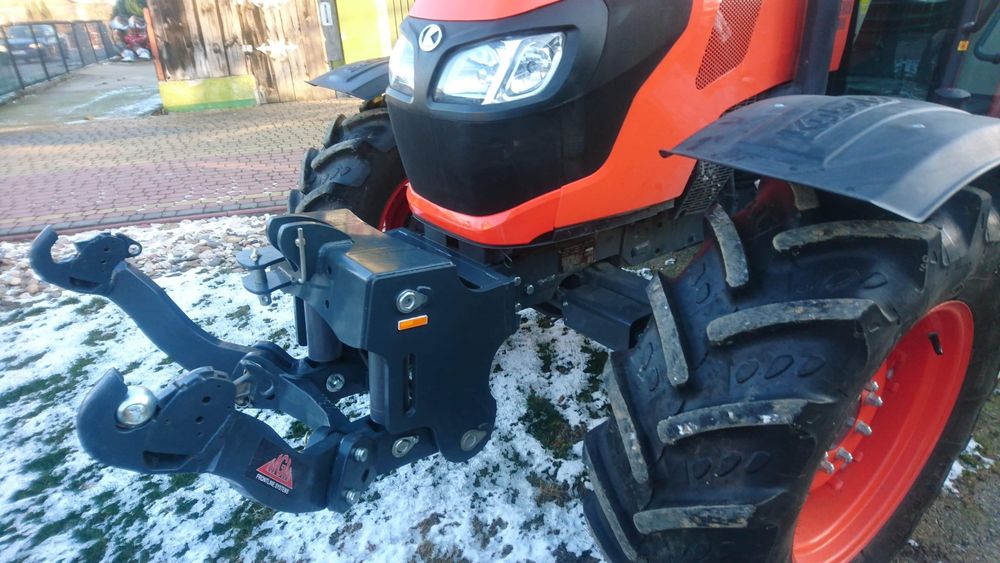 Przedni podnosnik tuz do ciagnika Case