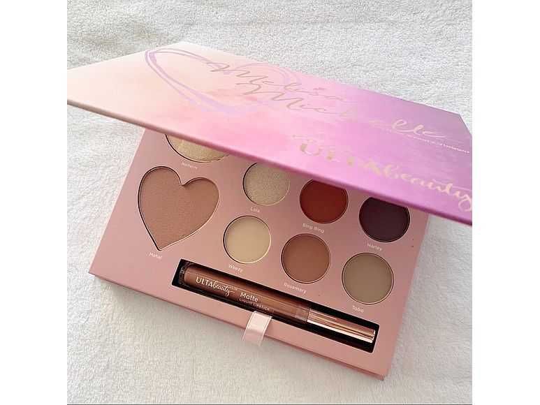 Paleta cieni Melisa Michelle XOXO ULTRA BEAUTY + pędzel Zoeva