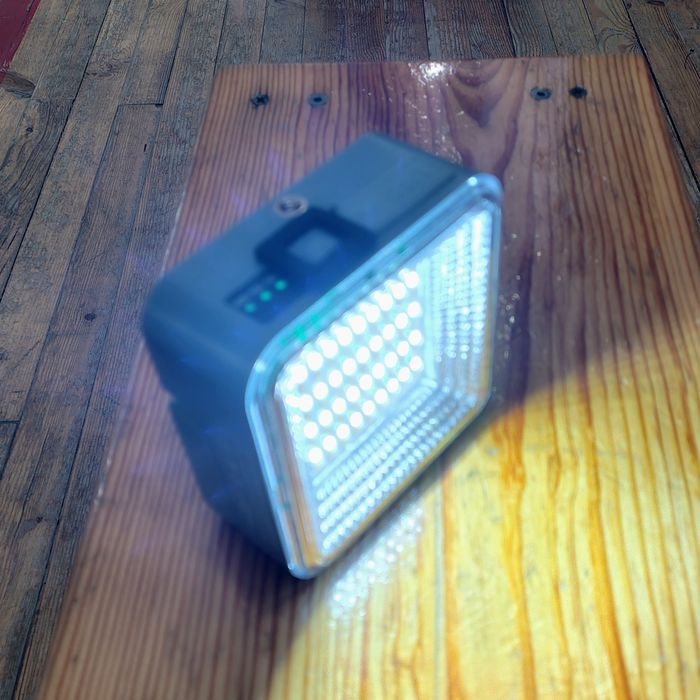 Аккумуляторна лампа Smiling Shark LY-8281A, аварійне світло: 450