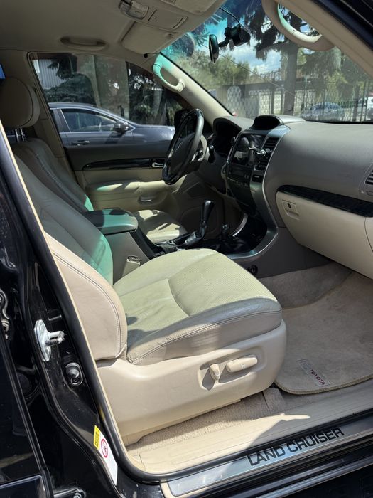 TOYOTA Land Cruiser 120 Prado