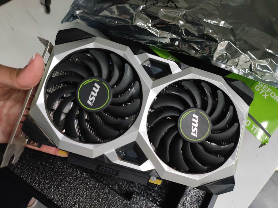 Placa Gráfica - MSI GeForce GTX 1660 Ti VENTUS XS Live