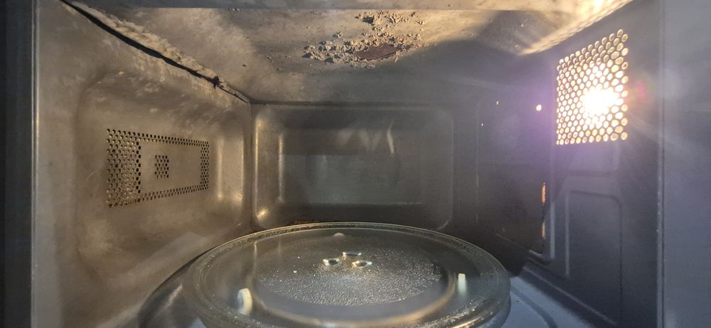 Мікрохвильова піч Sharp