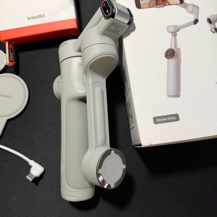 Gimbal Insta 360 Flow 2 Pro