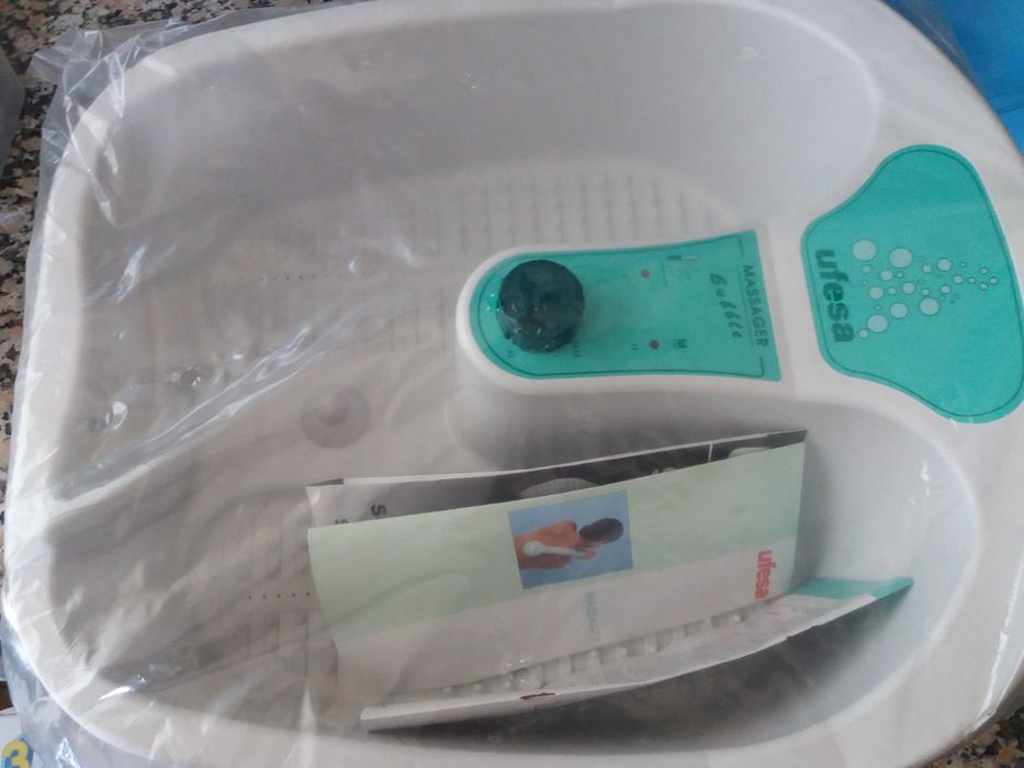 banheira de hidro massagem para pés nova  UFESA