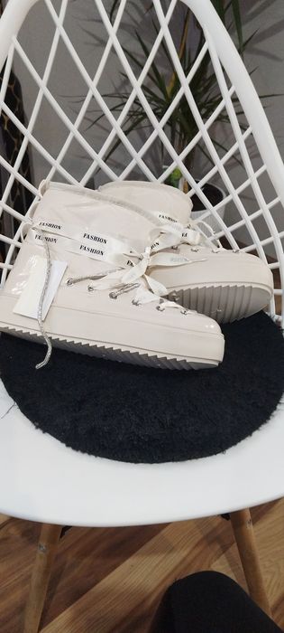 buty śniegowce beżowe śliczne r 39 40