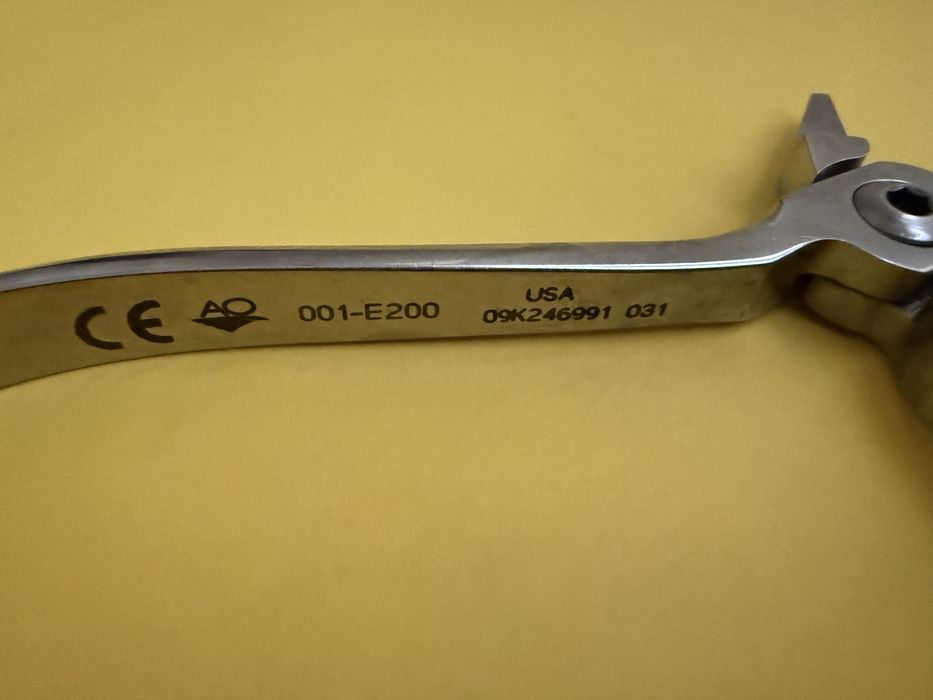 Vendo material Ortodontia (10 alicates Premium) e consumiveis (arcos)