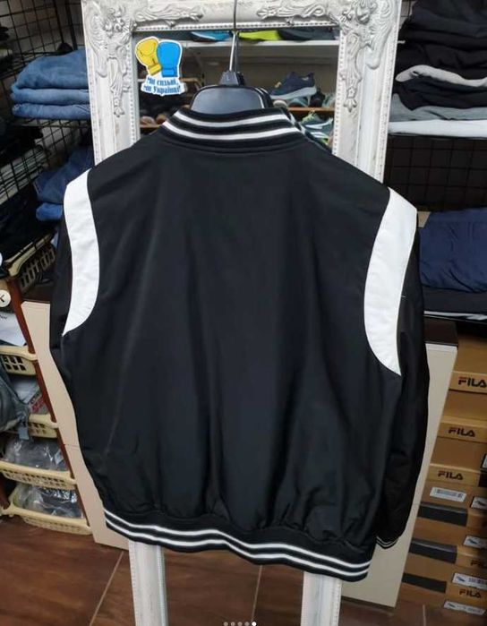 куртка-бомбер Levi's Men's Colorblock Varsity Bomber Jacket (або Levi's Varsity Bomber Jacket) оригінал L