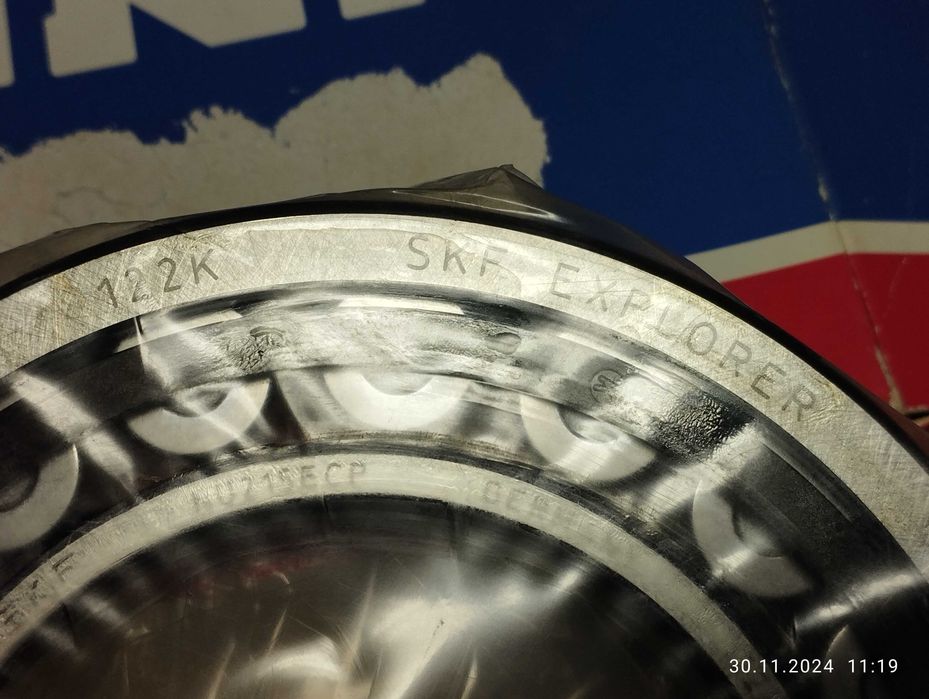 215 Подшипник роликовый SKF Германия