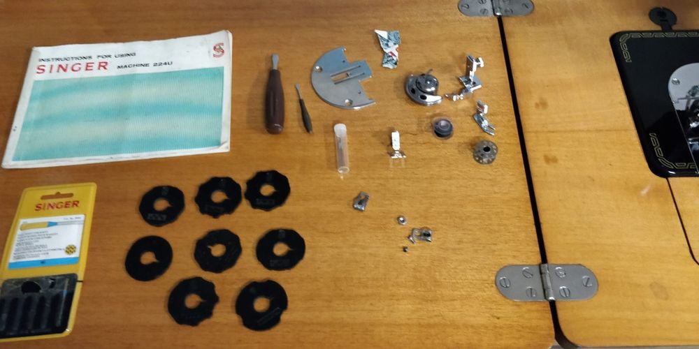 Máquina costura Singer, modelo especial Machine 224U