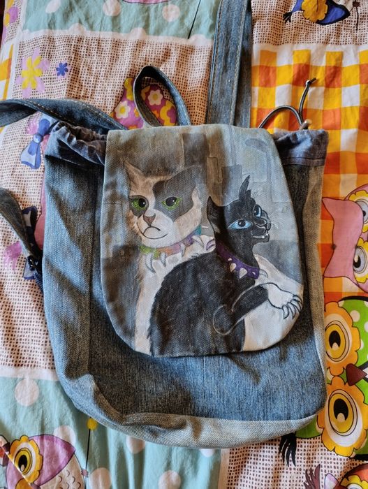 Рюкзак джинсовий коти - вояки, ручна робота, розписаний акрилом