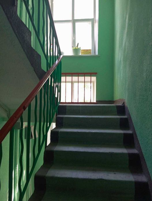 Продам кімнату 12м2 в комунальній квартирі на Павловому Полі, пров. Шекспіра.