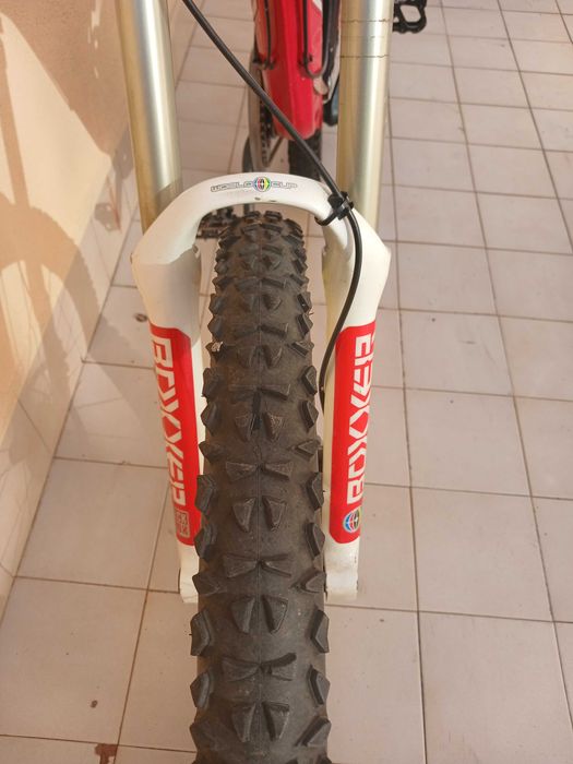 Bicicleta Downhill Mountain Cycle.                    BoXXer WorldCup