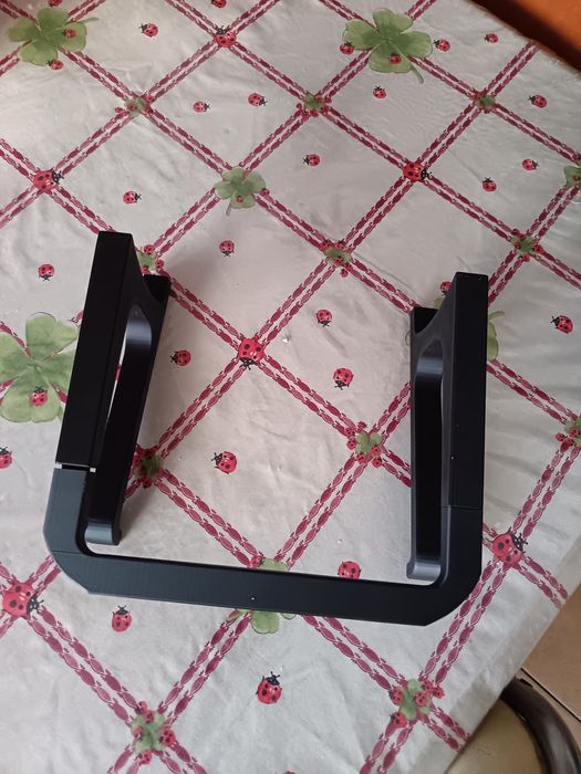 Suporte plástico duro para portátil cor preto + oferta brindes