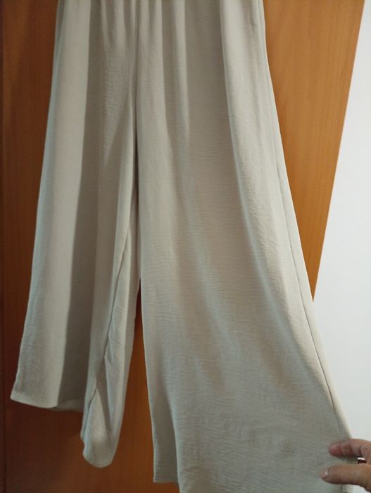 Calça ZARA bege tecido