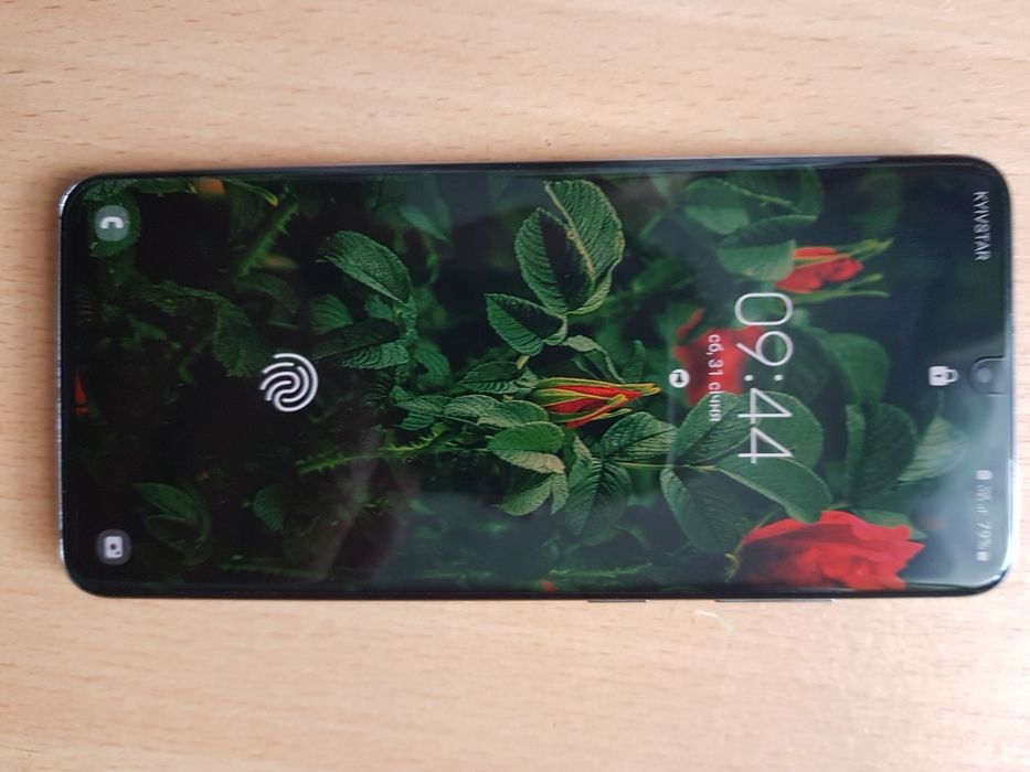 Телефон самсунг s20 DS