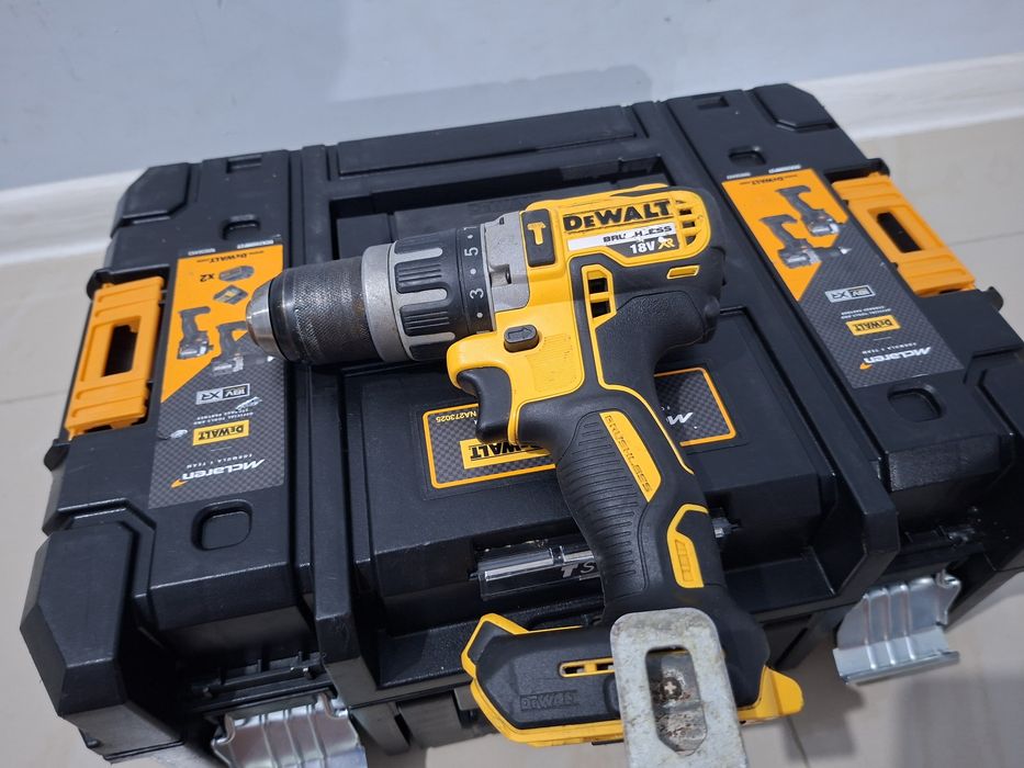 Дриль-шурупокрут  DeWALT DCD796