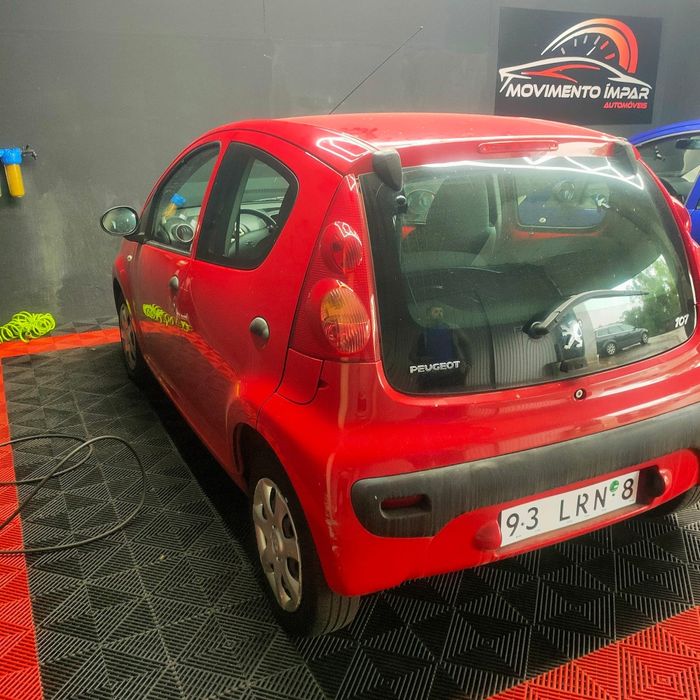 Peugeot 107 ano 2010  1000 de cilindrada