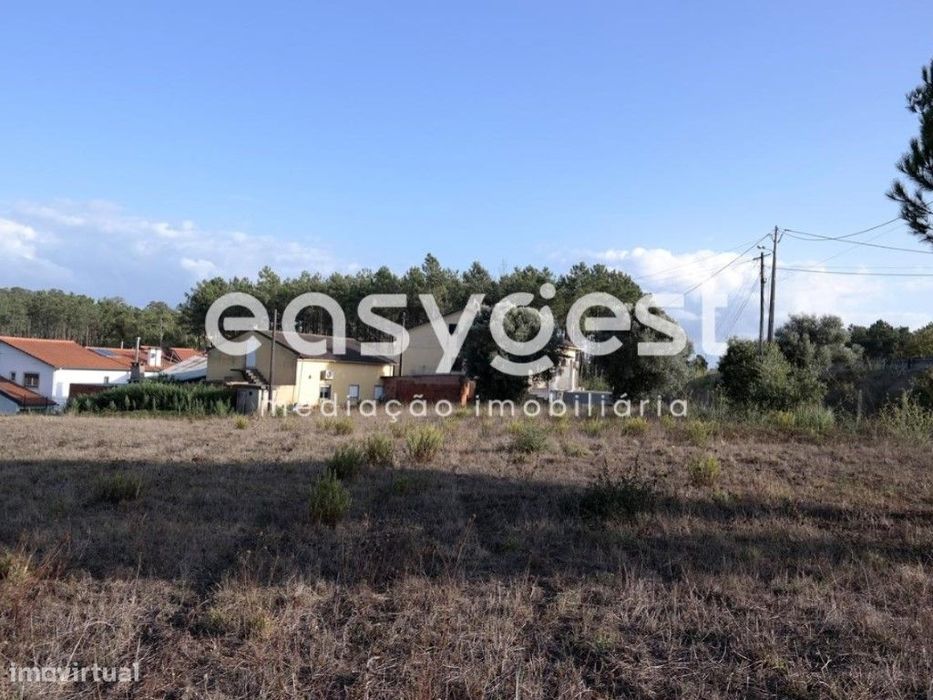Terreno Construível de 2340m2 em Marrazes, Possibilidade de 3 Moradias