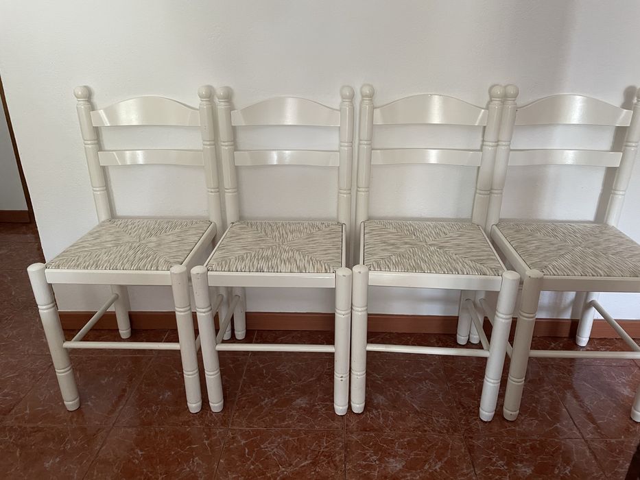 Quatro cadeiras