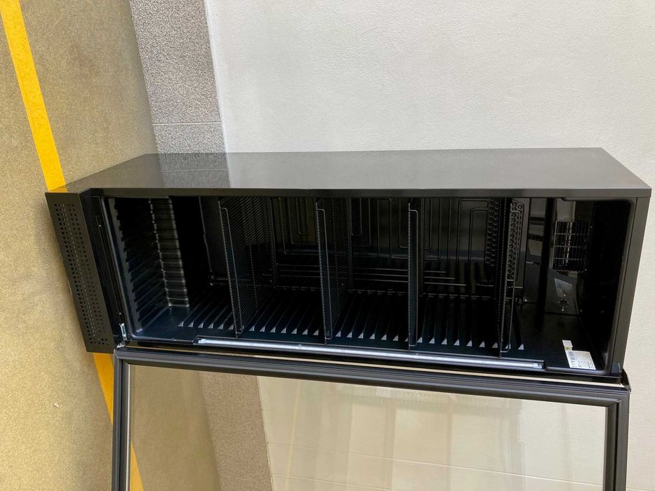 Vitrine armário vertical refrig, bebidas laticinios ou charcutaria.