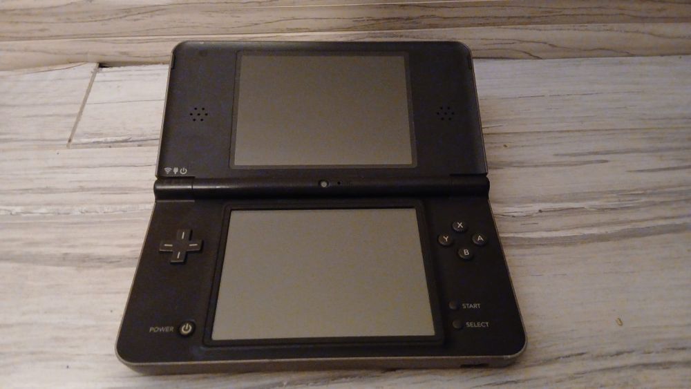 Konsola Nintendo DSI XL