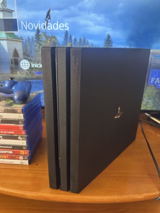 Ps4 pro 1T com comando