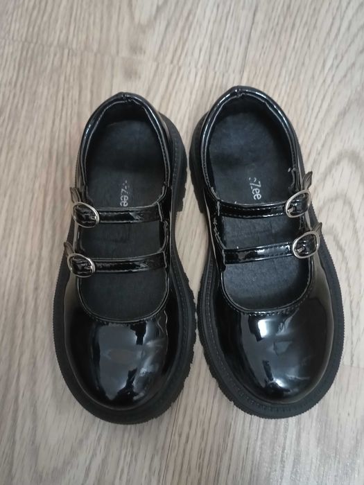 Туфлі для дівчинки